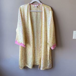 Oscar de la Renta Pink Label 1990s Yellow Roses Floral Robe w/ Lace Details - SZ